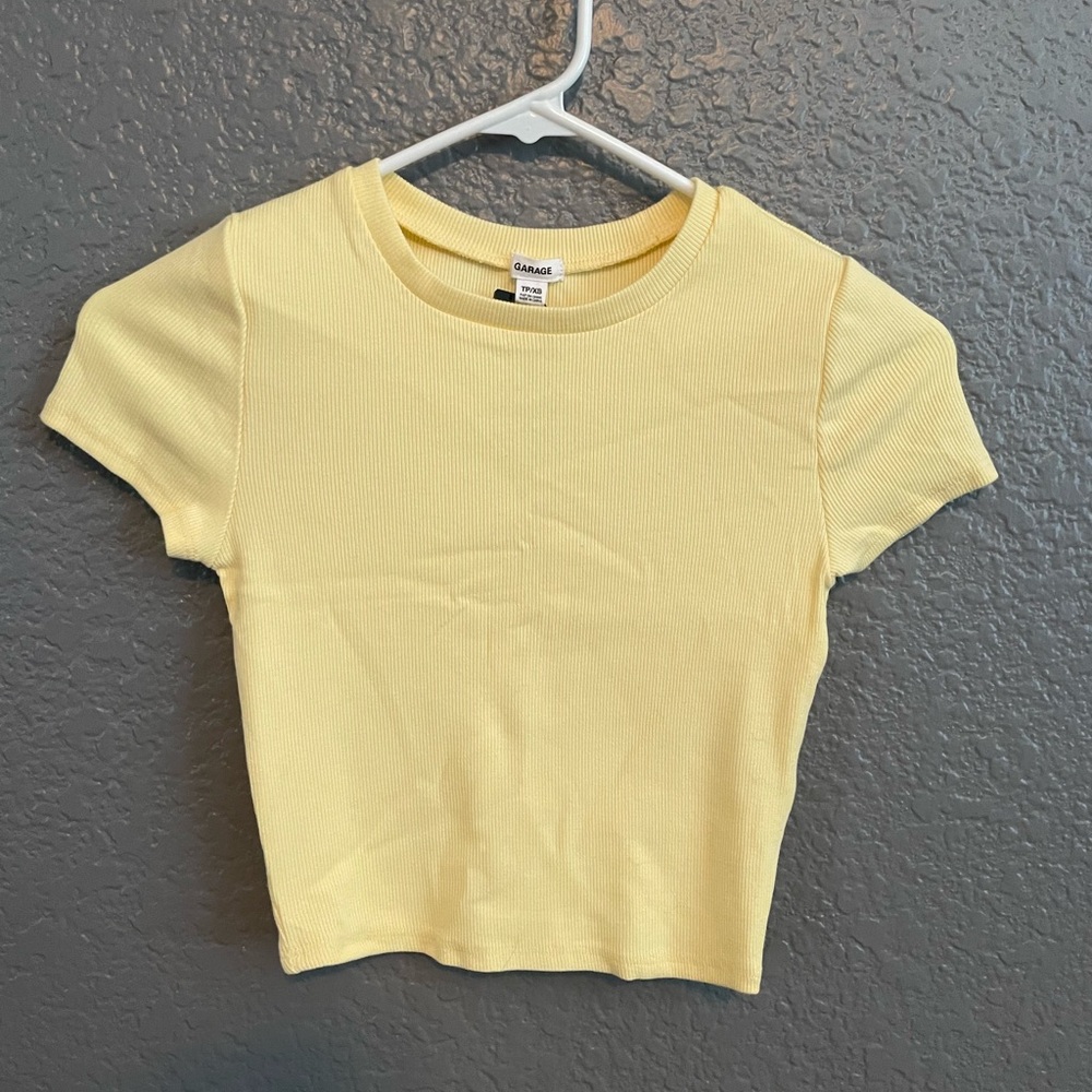 NWT Garage Yellow Stormi tee Size XS